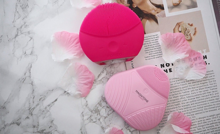 Luna 3 Mini Facial Massager And Cleanser In One